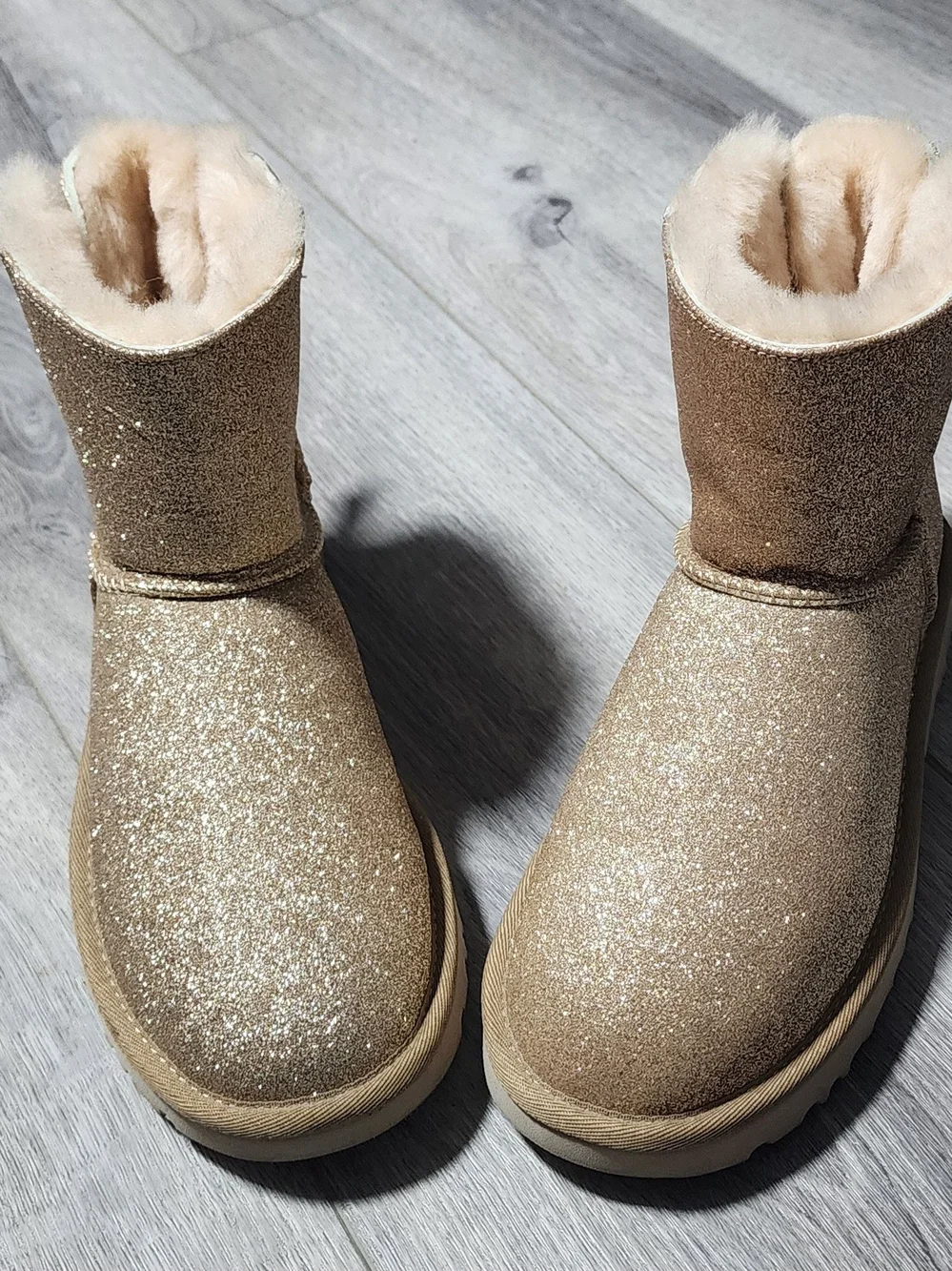 UGG nwob mini